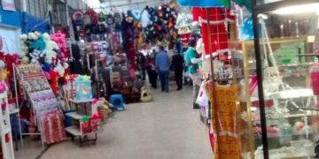 Obras de reposición de tubería inhiben ventas en Mercado de Victoria