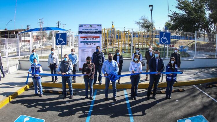 Entrega Rivas a vecinos de la Col. Palacios nueva plaza pública