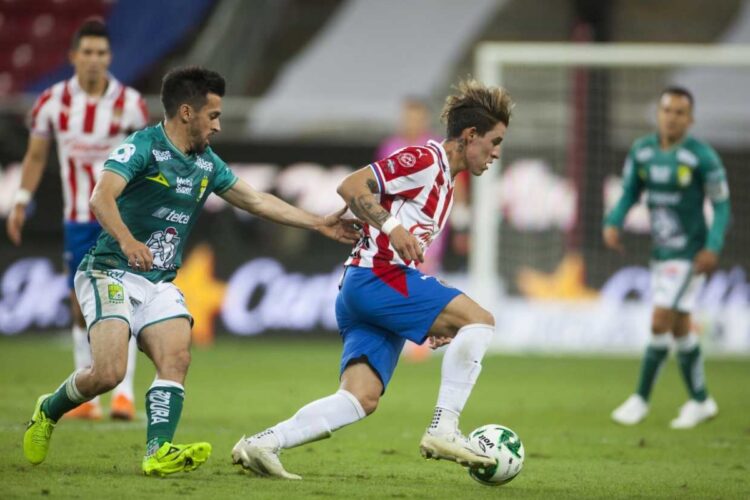 Chivas y León empatan 1-1, dejan todo para la vuelta