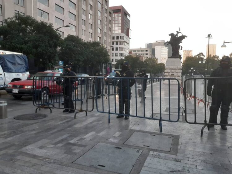 Por Covid, restringen acceso al Centro Histórico en Ciudad de México