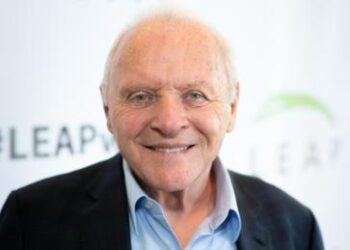Anthony Hopkins celebra 45 años de sobriedad con emotivo mensaje