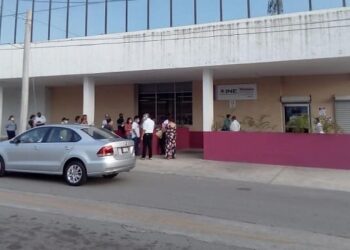 Aplica INE protocolo sanitario anticovid en Tampico