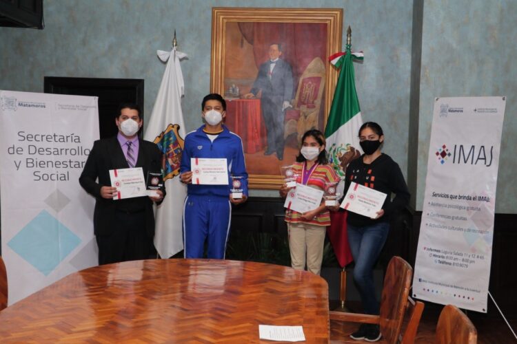 Reconocen en Matamoros a jóvenes destacados en varias disciplinas