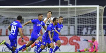 Cruz Azul derrota 4-0 a Pumas en partido de ida en semifinal