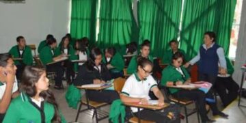 Desertan alumnos del CONALEP