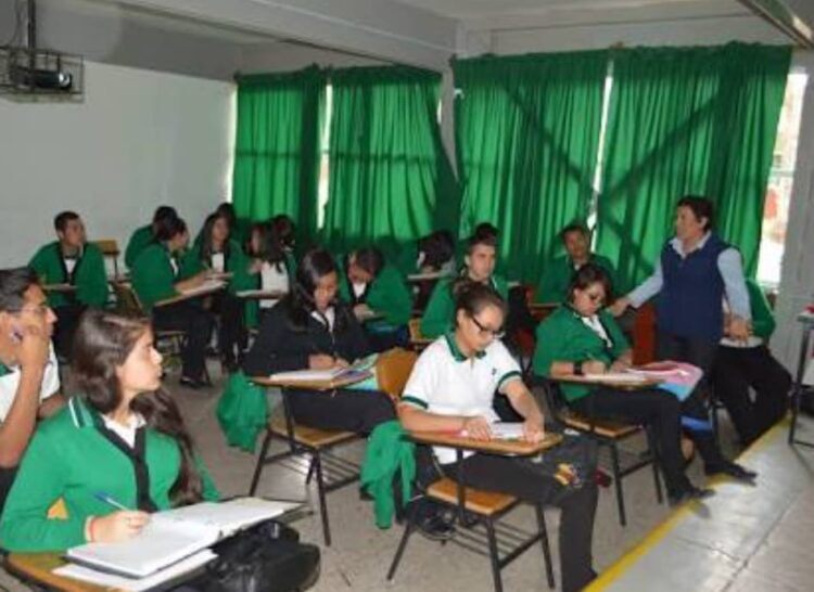 Desertan alumnos del CONALEP