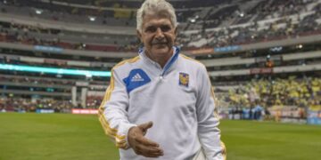 Tuca Ferretti espera su renovación con Tigres