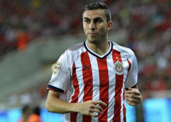 Mayorga regresa a Chivas, no hubo arreglo con Pumas