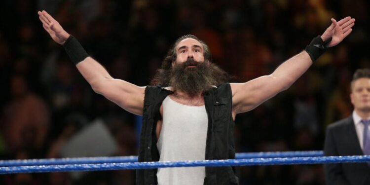 Muere Brodie Lee, luchador de la AEW, a los 41 años de edad