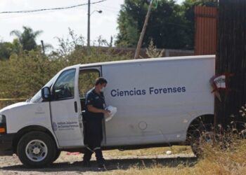 Hallan 131 cadáveres en fosa clandestina de Jalisco