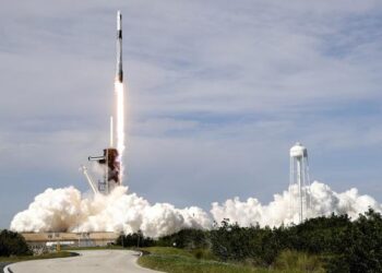 Manda SpaceX festín navideño a la Estación Espacial