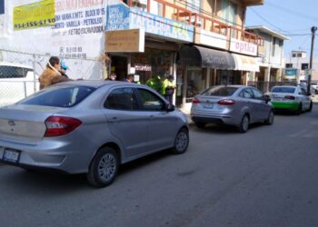 Distraído conductor ocasiona choque