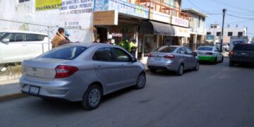 Distraído conductor ocasiona choque