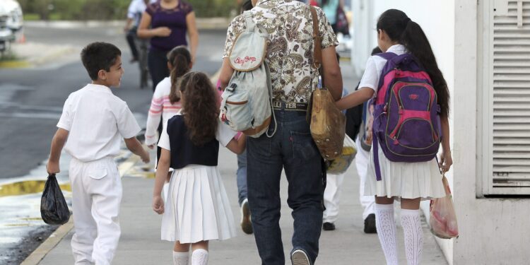 Retorno a clases no depende de vacuna contra Covid-19