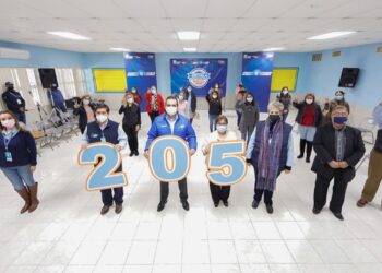 Equipa ‘Escuela Digna’ al  preescolar ‘Carlos A. Carrillo’