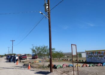 Entregan obras de electrificación en “La Capilla” de Matamoros
