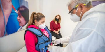 Mariana Gómez visita CREE y supervisa rehabilitación pulmonar a pacientes Covid