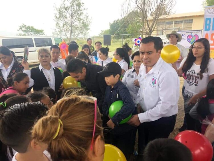 Brigada Asistencial en la Colonia Vamos Tamaulipas