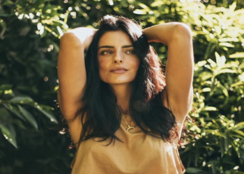 Aislinn Derbez es sorprendida con su presunta nueva pareja