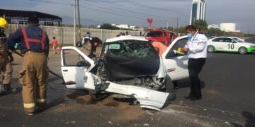 Familia se lesiona en aparatoso choque