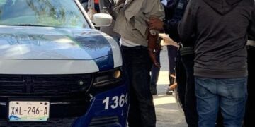 Detienen a ladrón afuera de Del Sol