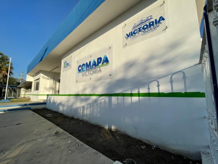Higienizan oficinas de COMAPA Victoria