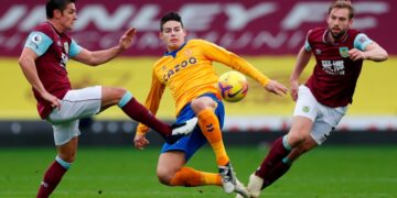 El Burnley también golpea a un mal Everton