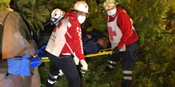 Ebrios se lesionan en choque  esta madrugada