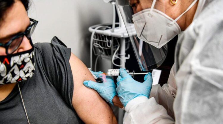 Incluye Presupuesto 2021 recursos para vacunas Covid