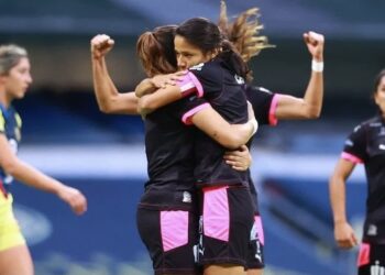 Rayadas aprovecha las deficiencias del América para poner pie y medio en la final