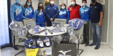 Entrega INDE Tamaulipas material deportivo a softbolistas