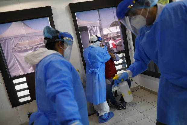 Edad promedio de muertos en México por COVID es de 55 años