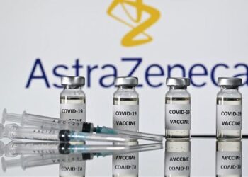 Avala Reino Unido vacuna contra COVID-19 de Oxford-AstraZeneca