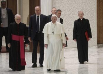 ¿Papa Francisco podría tener COVID-19?