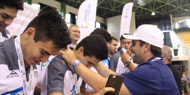 Respalda Carlos Fernández a deportistas de Alto Rendimiento