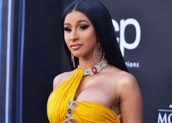 Anuncia Cardi B nuevo material discográfico