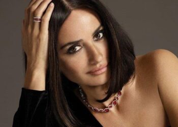 Penélope Cruz mira con esperanza que la pandemia acabe