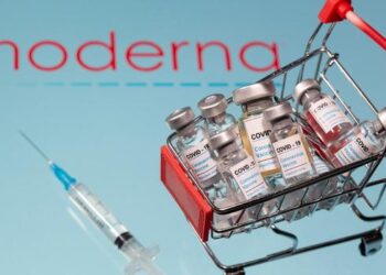 Moderna inicia estudio de vacuna COVID-19 en adolescentes