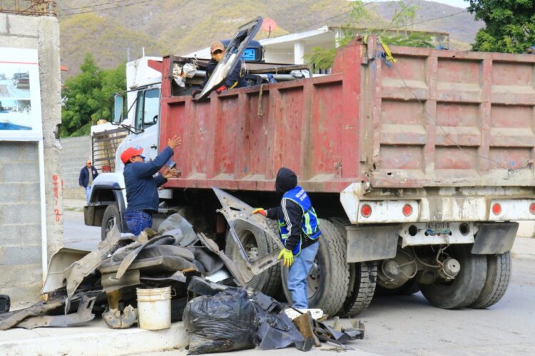 Supervisa Pilar programa de descacharrización