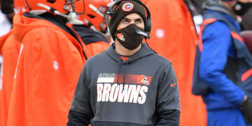 Kevin Stefanski da positivo a coronavirus