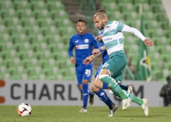 Santos propina a Cruz Azul su primer descalabro