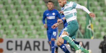 Santos propina a Cruz Azul su primer descalabro