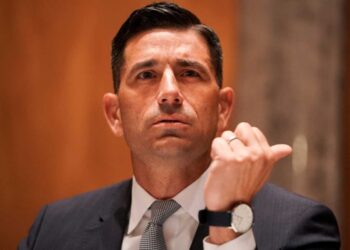 Renuncia el secretario de Seguridad Nacional de EU