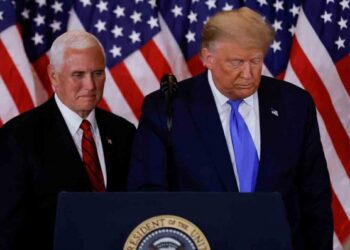 Pence rechaza invocar 25ª Enmienda para destituir a Trump