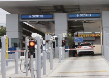 Un mes más cerrados puentes internacionales EU-México