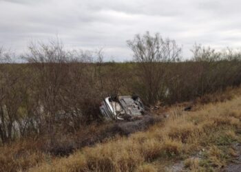 Dos lesionados al volcar auto en ruta Victoria-Matamoros