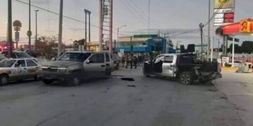 Militares balean autobús y hieren a dos, una de ellas una niña