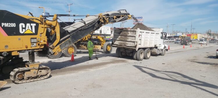 Avanzan trabajos de rehabilitación de pavimento en el Sendero Nacional