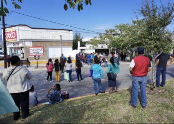 Exigen con protesta regularización de colonia
