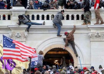 Fiscal denuncia asalto al Capitolio como ‘crimen’ de Trump